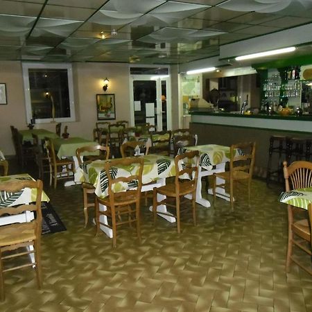 אוסל Le Grand Hotel A Ussel מראה חיצוני תמונה