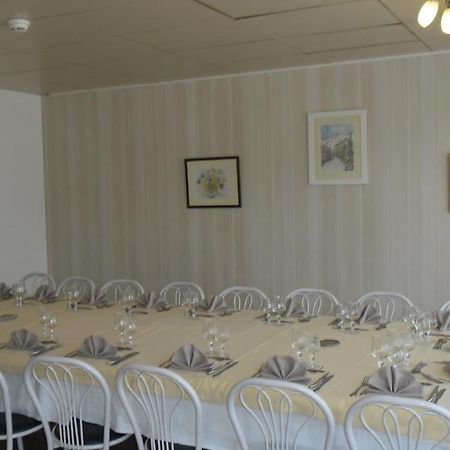 אוסל Le Grand Hotel A Ussel מראה חיצוני תמונה